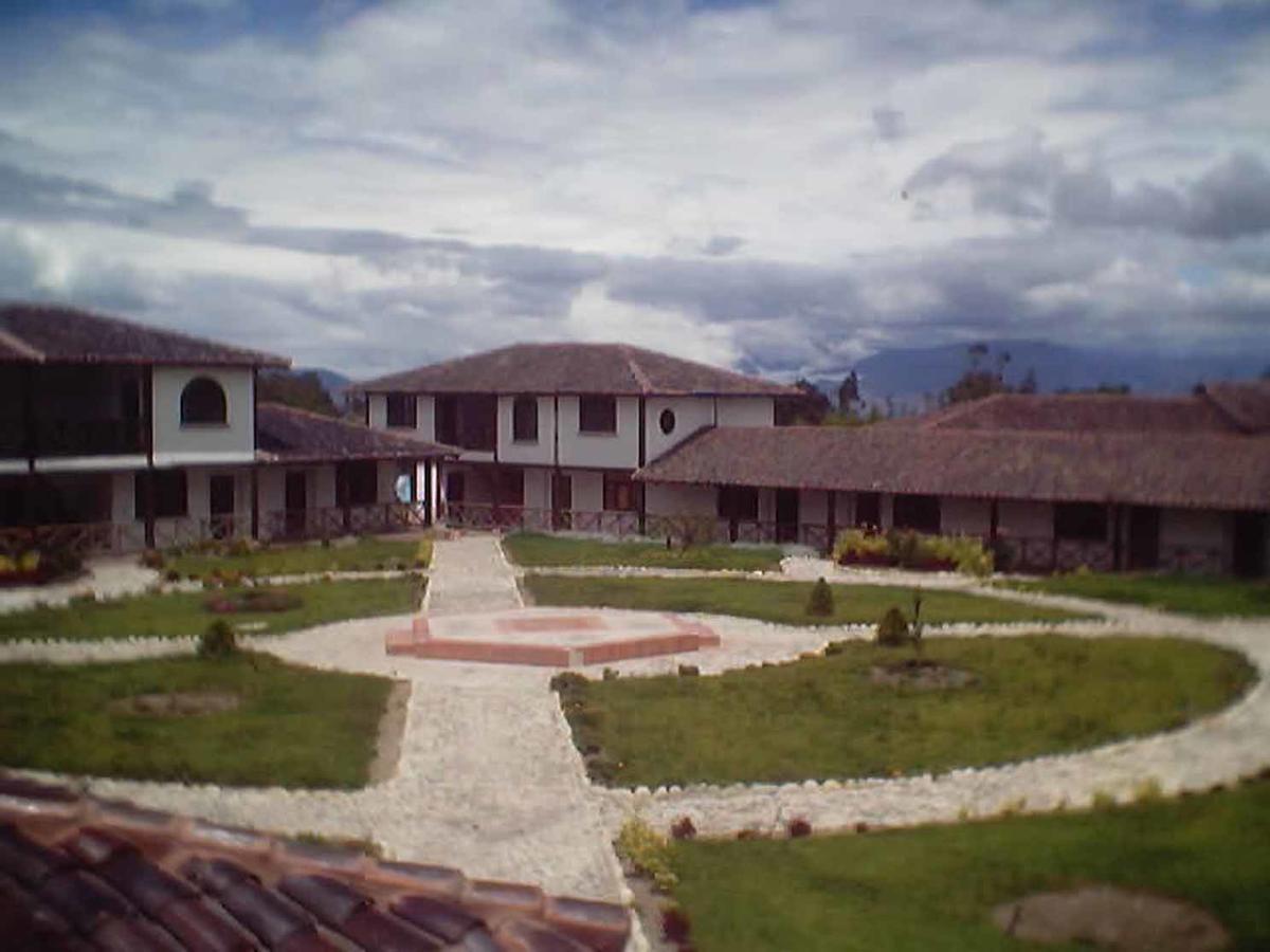 Hosteria Hacienda Pueblo Viejo Atuntaqui Bagian luar foto