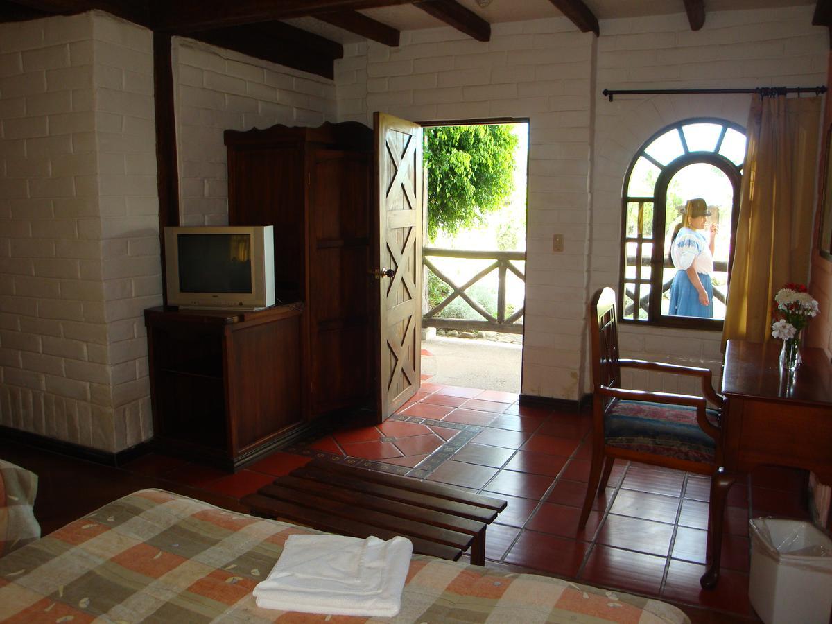 Hosteria Hacienda Pueblo Viejo Atuntaqui Bagian luar foto