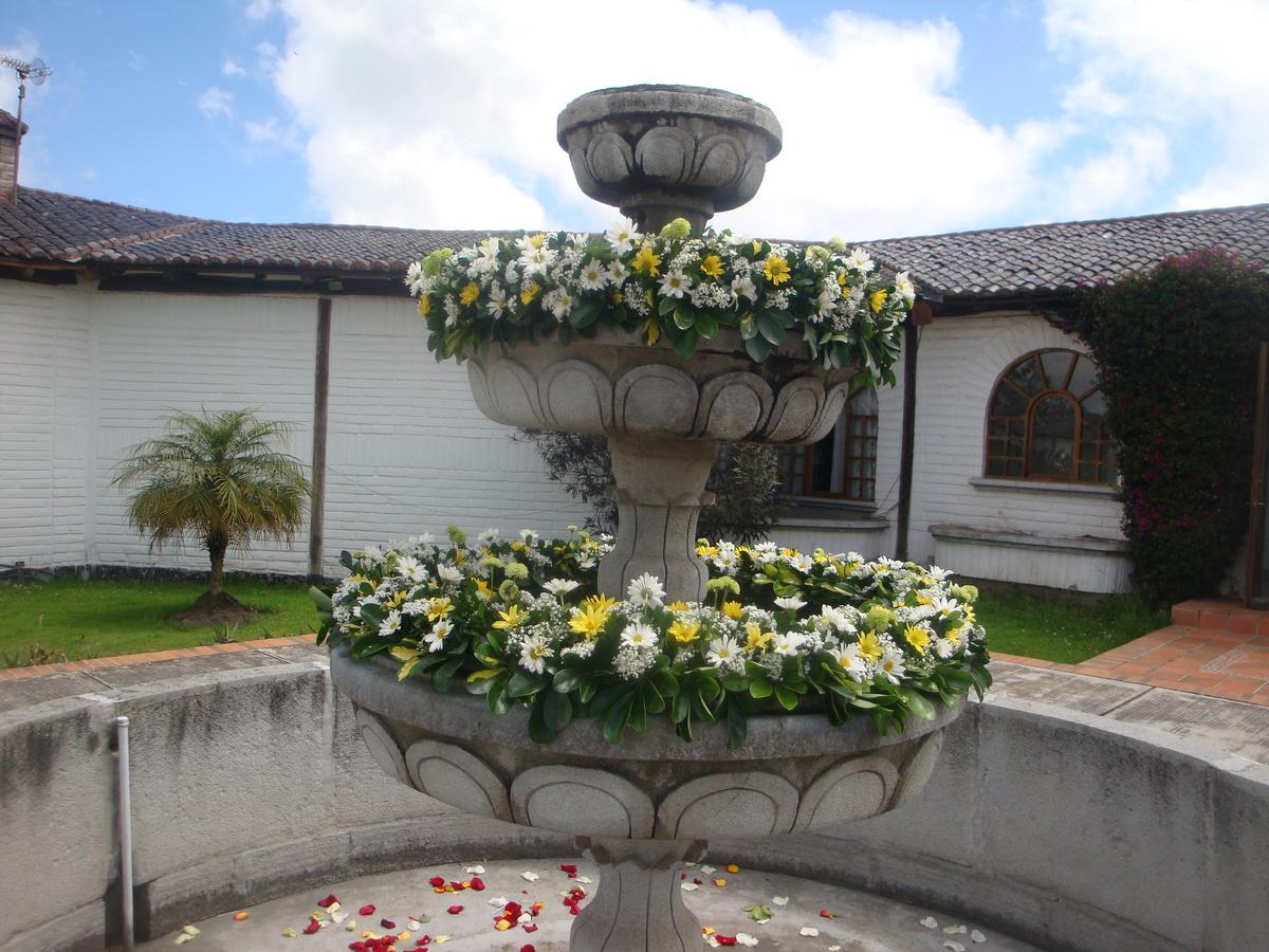 Hosteria Hacienda Pueblo Viejo Atuntaqui Bagian luar foto